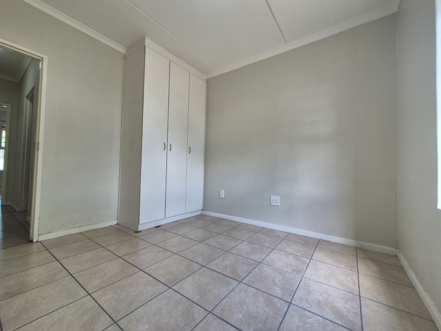 To Let 2 Bedroom Property for Rent in Protea Heights Western Cape